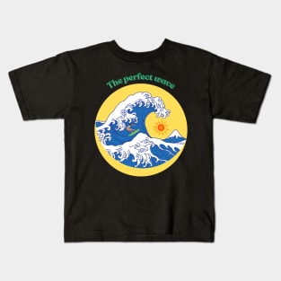 The perfect wave Kids T-Shirt